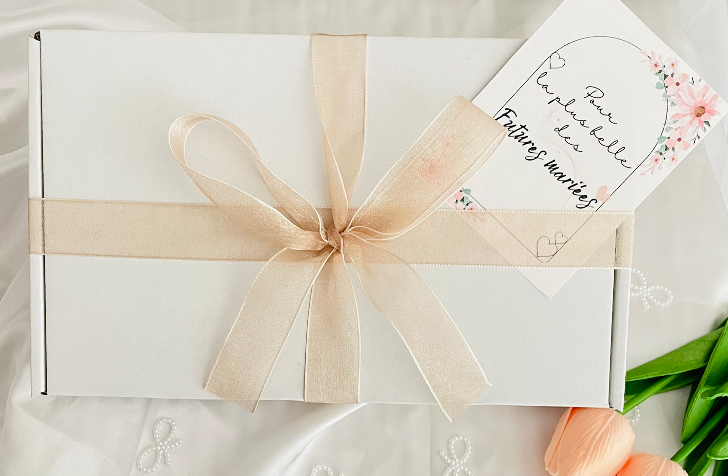 Box "Bride To Be" – Édition Blanche & Dorée 👰🏻